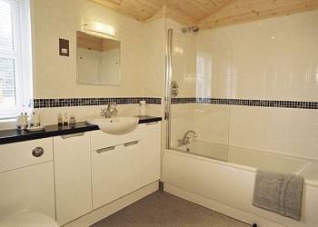 Astbury Falls Lodges